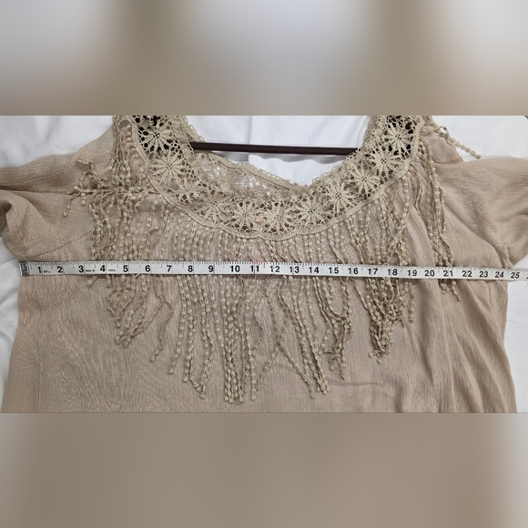 Kye Mi Boho Peasant Blouse with Crochet Fringe – Size Large (Beige/Tan) EUC - Picture 7 of 8